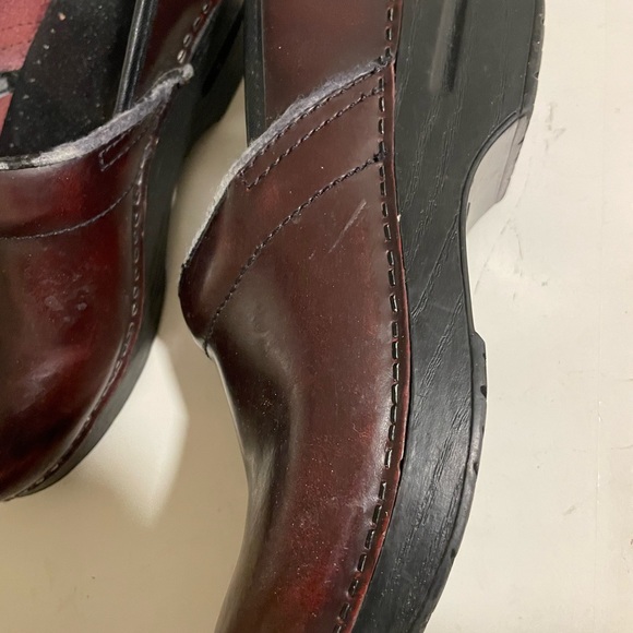 Dansko clogs. 37 - Picture 2 of 3